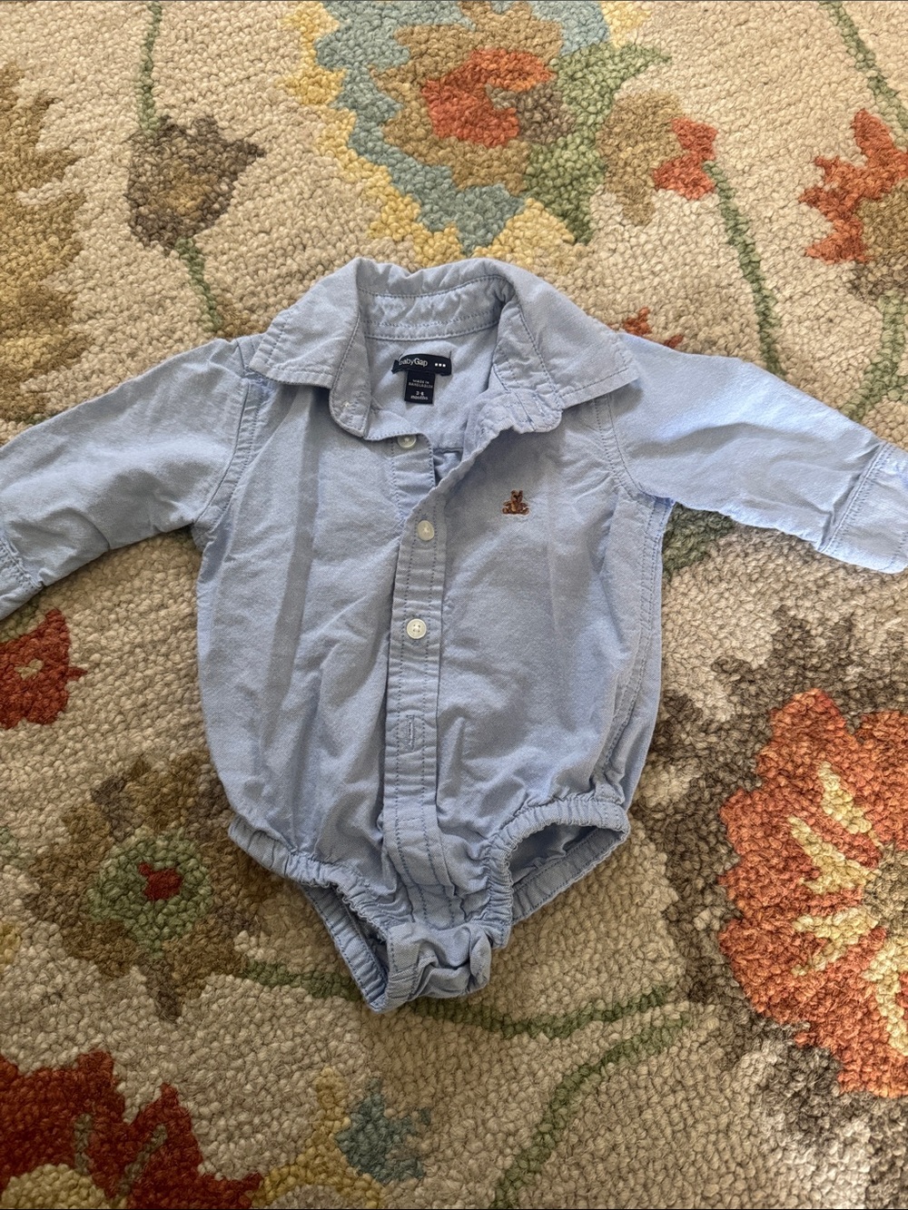 GAP Light Blue Button-Up Shirt with Embroidered Brown Bear